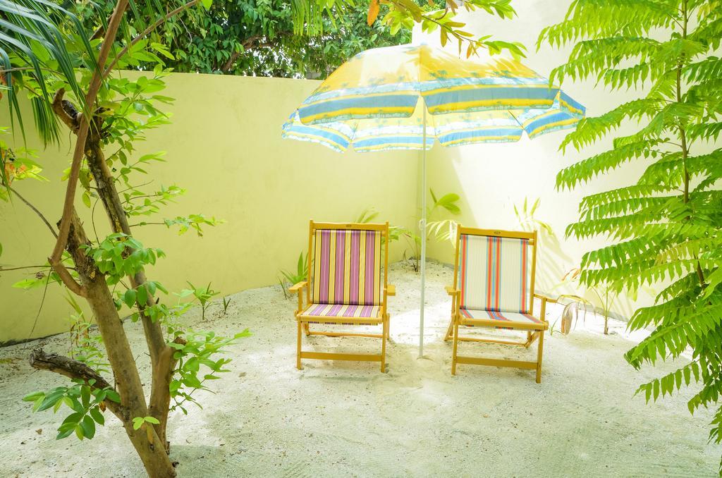 Whale Shark Inn Maamigili Island Exterior photo